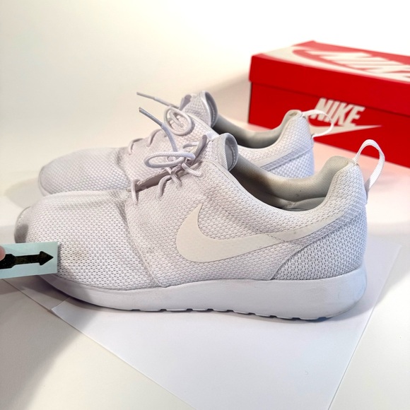 Nike Classic Roshe One White Mesh Minimalist Lifestyle Casual Sneakers - Picture 14 of 14